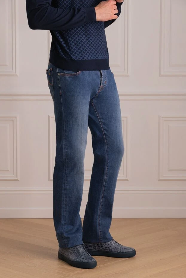 Jacob Cohen светло-синие джинсы с фирменным ярлыком и оранжевыми швами 153249 - фото 3