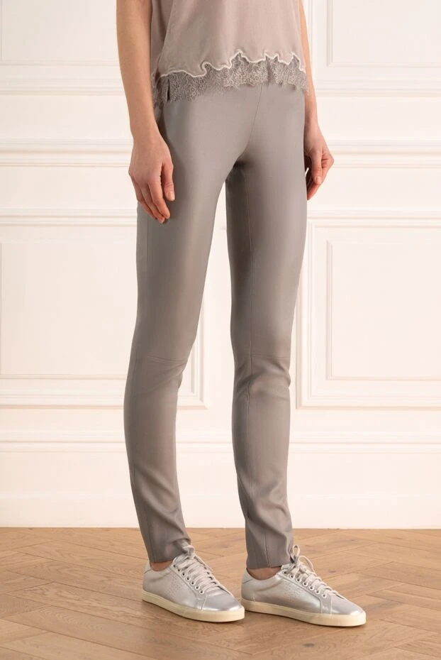 Max&Moi штаны-леггинсы кожаные женские облегающие серые 153958 - фото 3