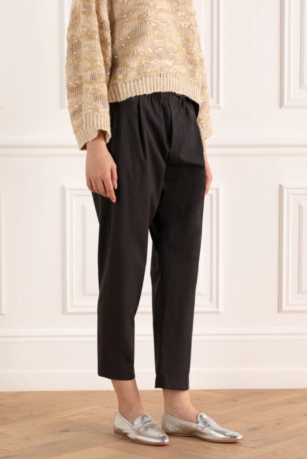 Brunello Cucinelli брюки женские классические с ремешком серые 154232 - фото 3