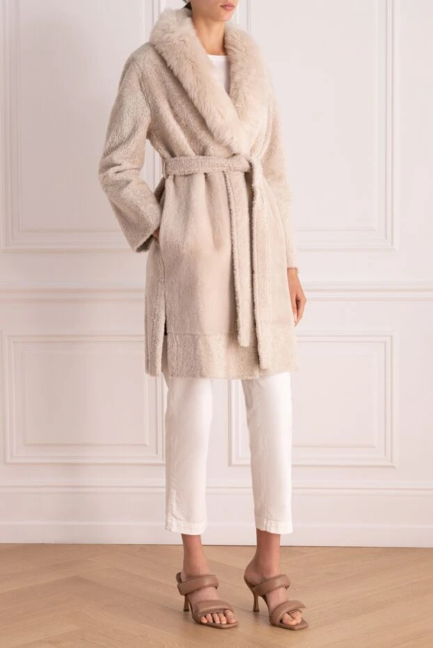 Lisa Conte woman beige women's mouton fur coat купить с ценами и фото 154321 - photo 2