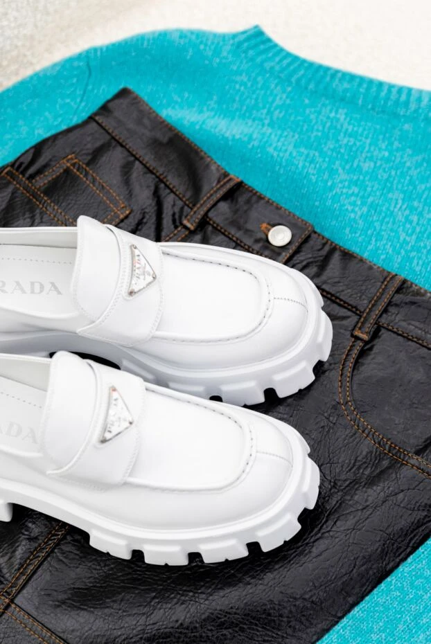 Женская миди-юбка черная с разрезом - фото 2