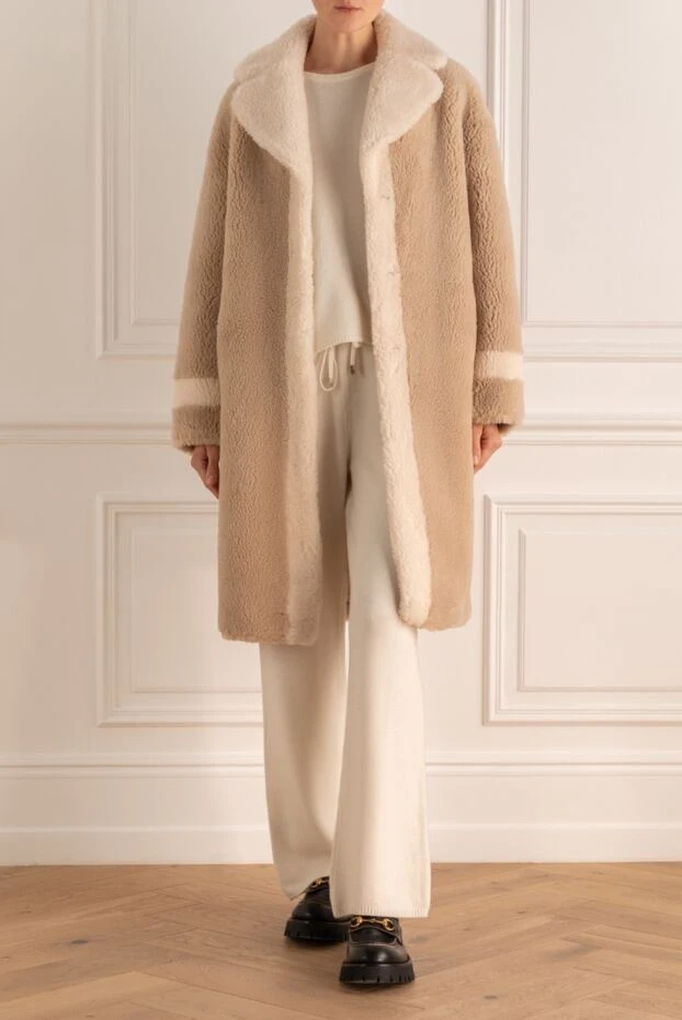 Fleur de Paris woman women's beige wool and polyester fur coat купить с ценами и фото 154817 - photo 2