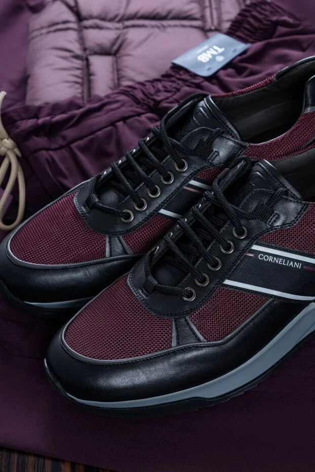 Corneliani ерлерге арналған тоқыма және былғары кроссовкалар логотипі және анатомиялық табаны бар
155257 - фото 2