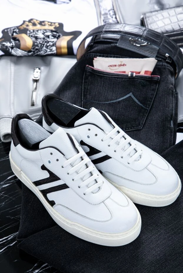 Zilli қара екпінді және текстуралы әрлеуі бар ақ былғары кроссовкалар
155346 - фото 2