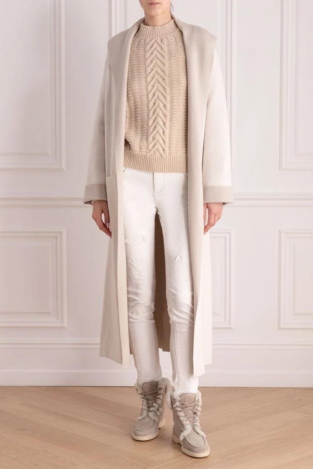 Women's beige coat with belt - photo 2