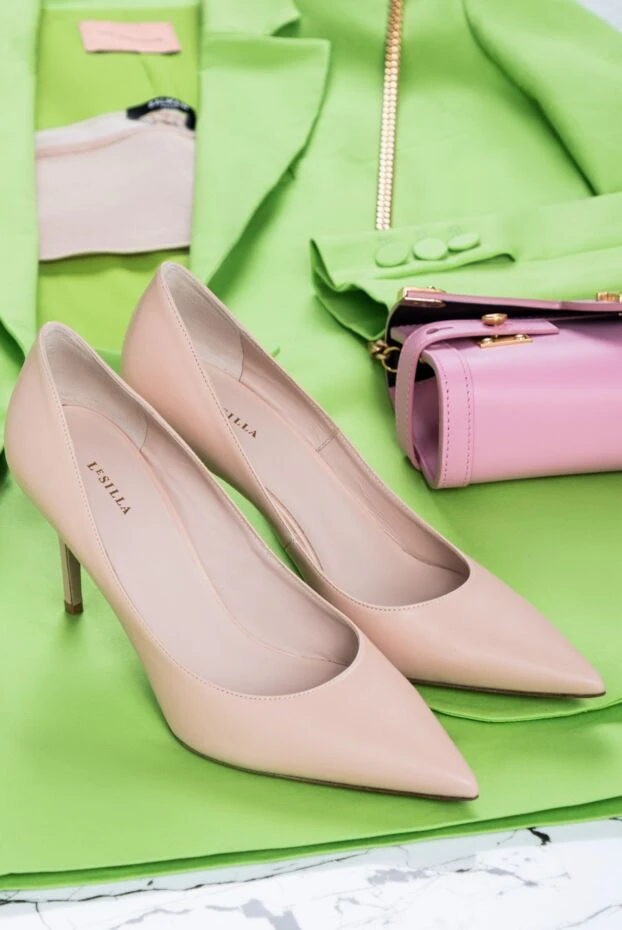 Туфли женские бежевые кожаные с острым носком - фото 2