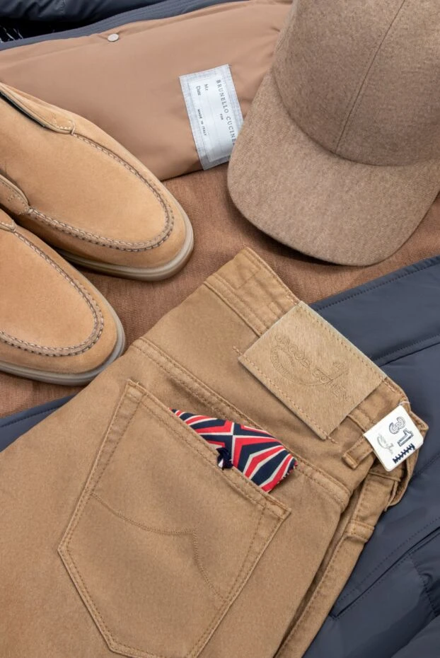 Хлопковые джинсы теплого бежевого тона с планкой на пуговицах - фото 2