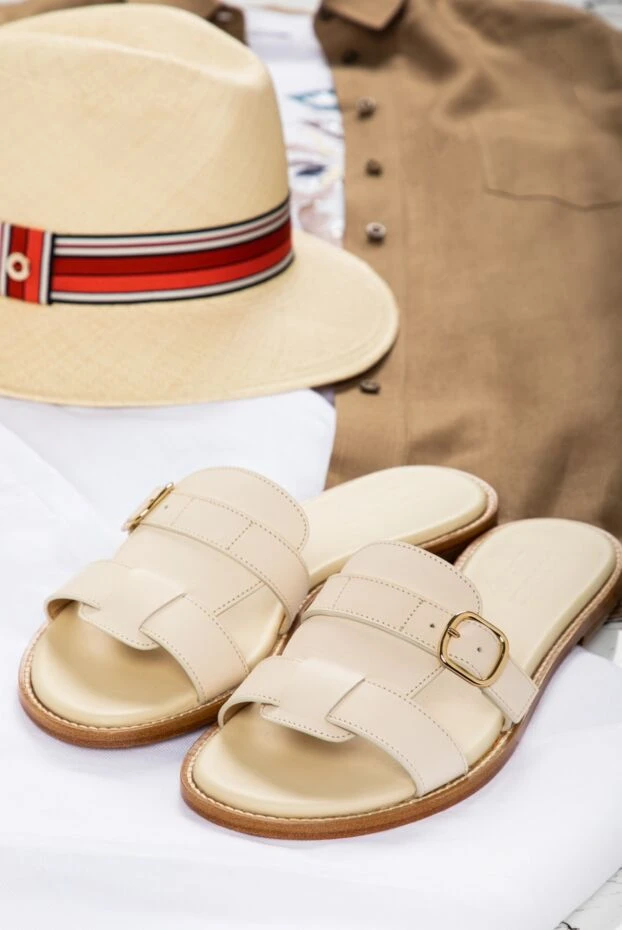 Doucal`s сандалии женские кожаные с металлической пряжкой бежевые 159018 - фото 2