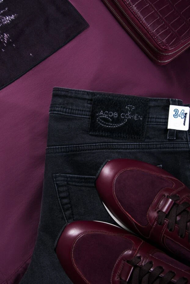 Кроссовки из бордовой кожи и замши с контрастной подошвой и мягким верхом
- фото 2