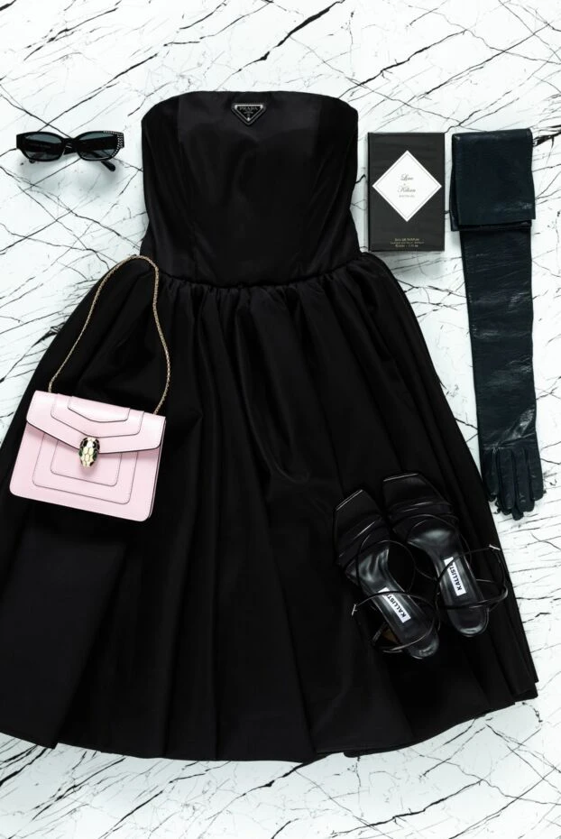 Prada минималистичное черное платье с пышной посадкой и открытыми плечами
 160784 - фото 2