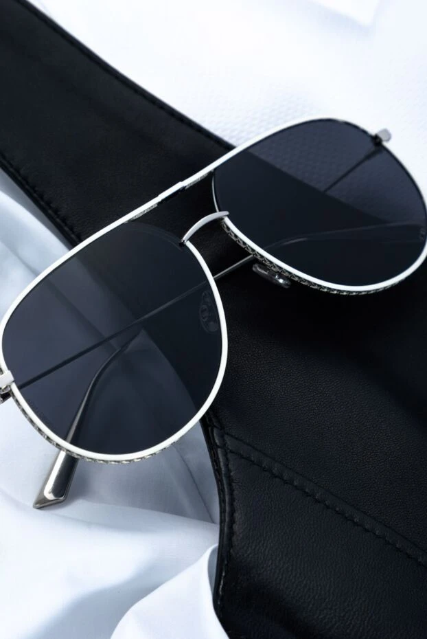 Glasses with a thin metal frame and textured trim along the contour
 - photo 2