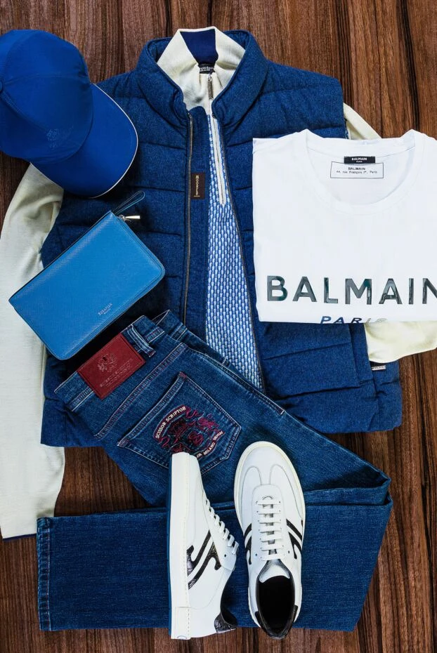 Balmain жылтыр логотипі және бедерлі монограммасы бар ақ футболка
161983 - фото 2