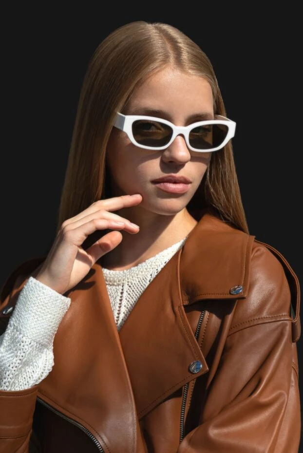 Linda Farrow очки белые женские со сменной брошью с кристаллами 161990 - фото 2