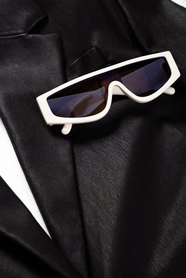 Sunglasses with panoramic blue lens and cream frame - photo 2