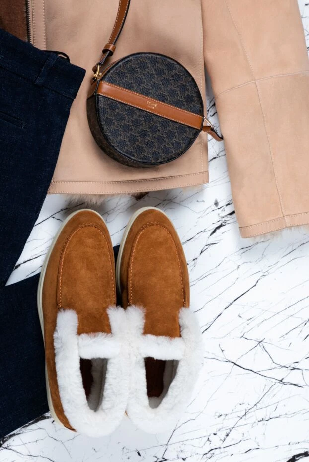 Loafers women's nubuck and fur brown - photo 2