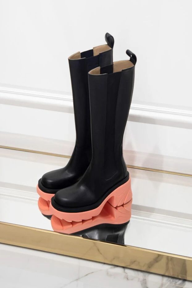 Bottega Veneta қара түсті қызғылт массивті табаны бар биік әйелдердің шкірядан жасалған етіктері 162135 - фото 3