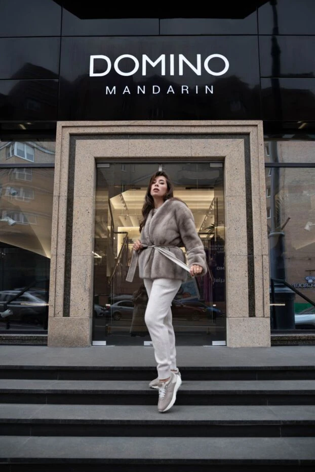 Brunello Cucinelli beige women’s jumper with textured knitting and short sleeves 162251 - photo 2