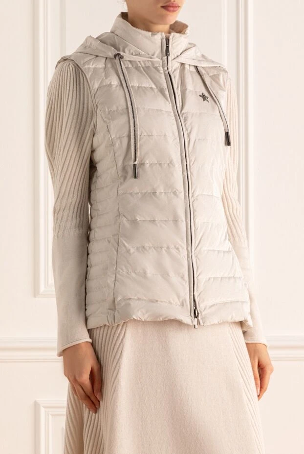 Lorena Antoniazzi жилет женский стеганый светлый с капюшоном
 163392 - фото 3