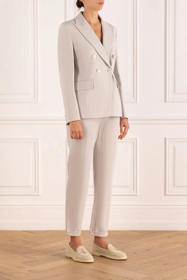 Lorena Antoniazzi женский костюм светло-серый двубортный с прямыми брюками
 163453 - фото 3