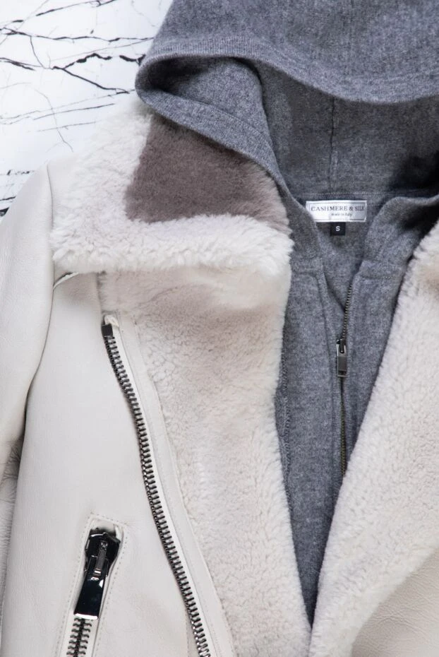 Cashmere & Silk Milano женский прогулочный костюм из кашемира серого цвета с вязаным рельефом 163531 - фото 3