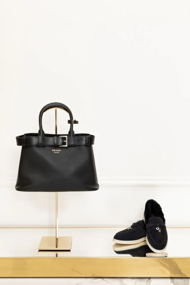 Металл аксессуарымен безендірілген көк нубуктан және хутрдан жасалған әйелдердің лоферлері - фото 2