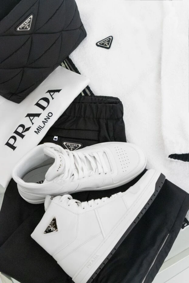 Prada кеды женские высокие кожаные с логотипом белые 163854 - фото 2