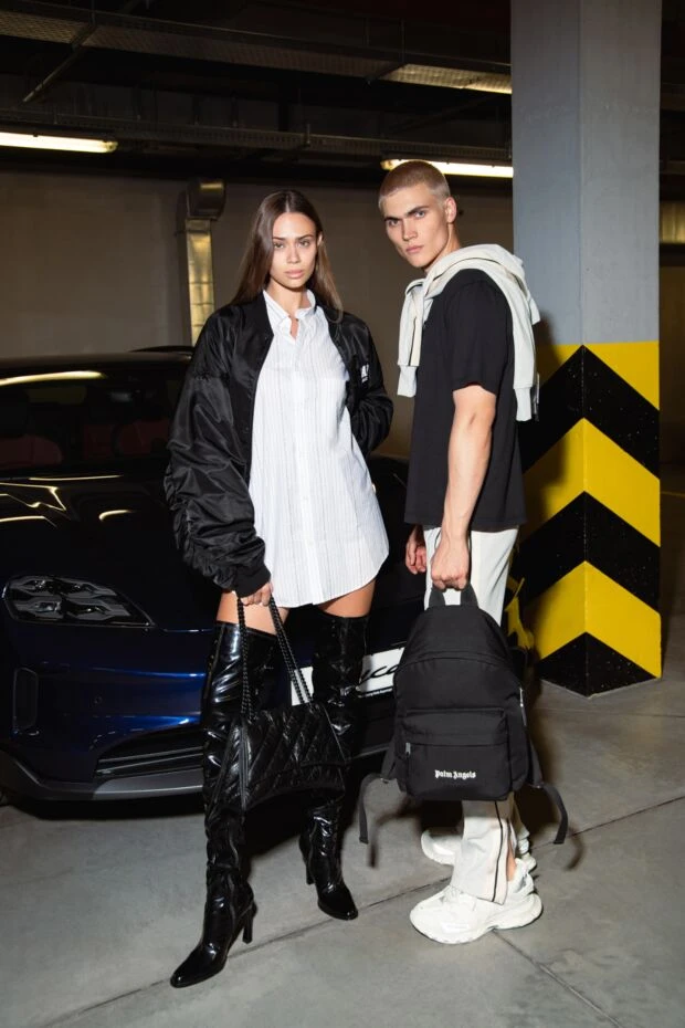 Balenciaga рубашка женская хлопковая с полосатым узором белая 163886 - фото 2