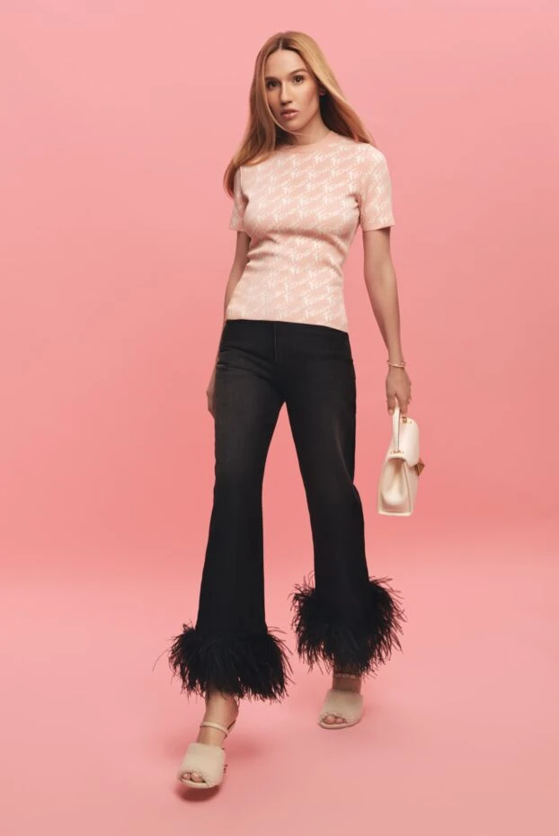 Fendi f әрпі түріндегі жүні мен өкшесі бар әйелдердің ақ сандалдары 164348 - фото 3