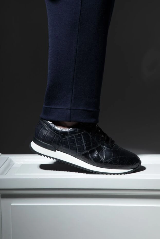Люксовые кожаные кроссовки из крокодила на амортизирующей подошве черные

 - фото 2
