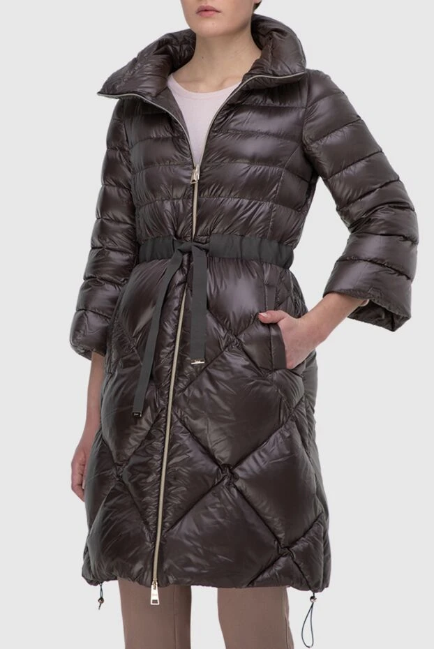 Herno пуховик шоколадный длинный с геометрической стежкой и поясом
 165784 - фото 3