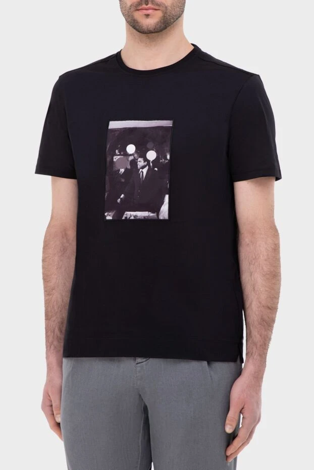 Limitato винтаж хроникасы стиліндегі көркем басып шығарылған қою көк футболка
 166074 - фото 3