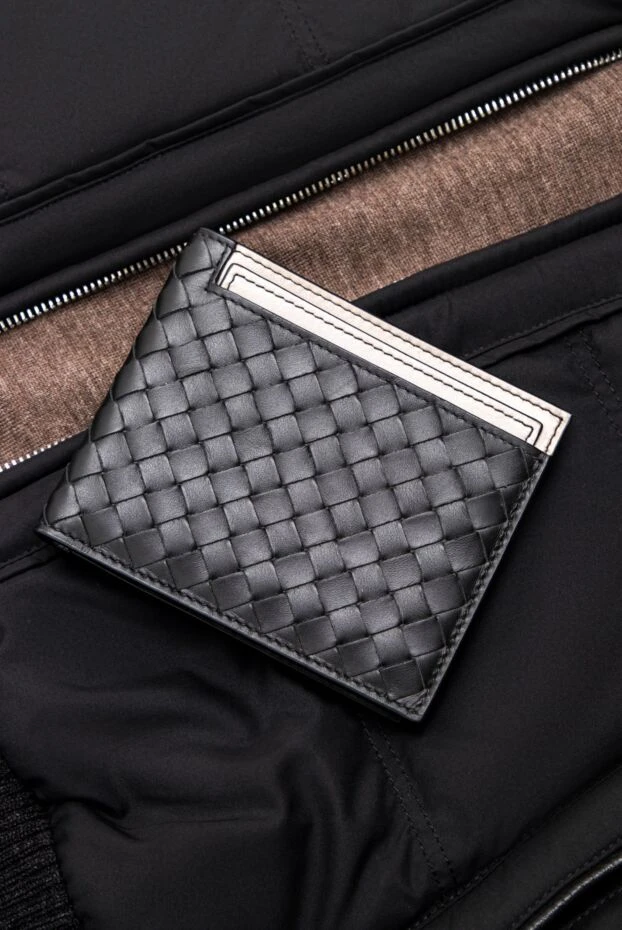 Bottega Veneta black leather wallet for men 166500 - photo 2