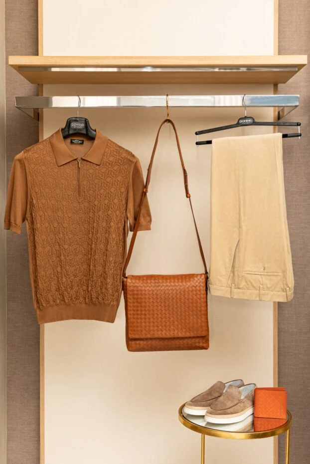 Сумка-мессенджер через плечо коричневая из кожи Intrecciato Piccolo мужская - фото 2