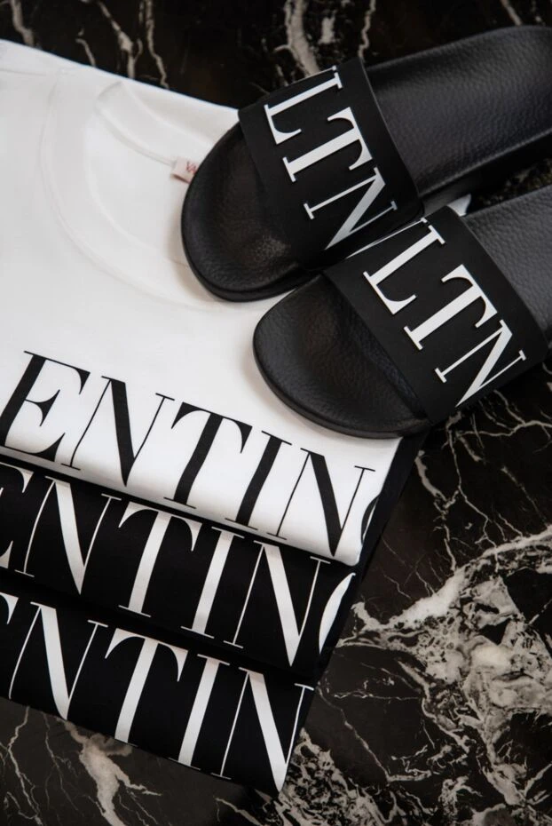 Valentino vltn ақ баспасы бар ерлер резеңке флипфлоптары
166947 - фото 2