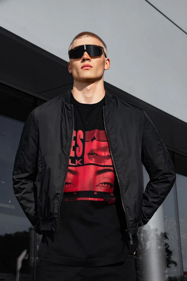 Dolce & Gabbana жарқын көркем басып шығару және eyes talk жазуы бар қара футболка 166975 - фото 2