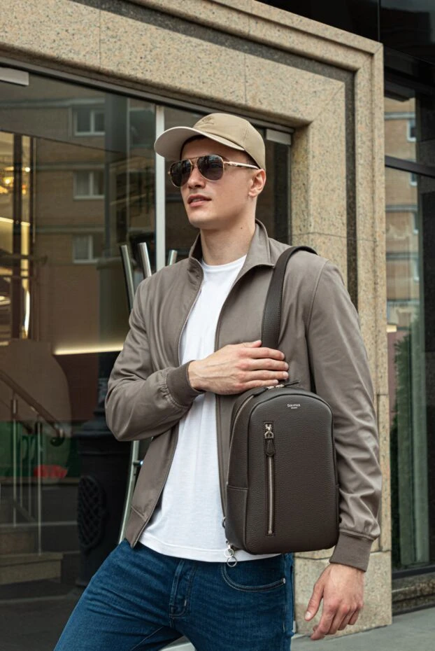 Seraphin летняя бежевая мужская куртка с воротником стойкой и фактурной резинкой
 167075 - фото 2