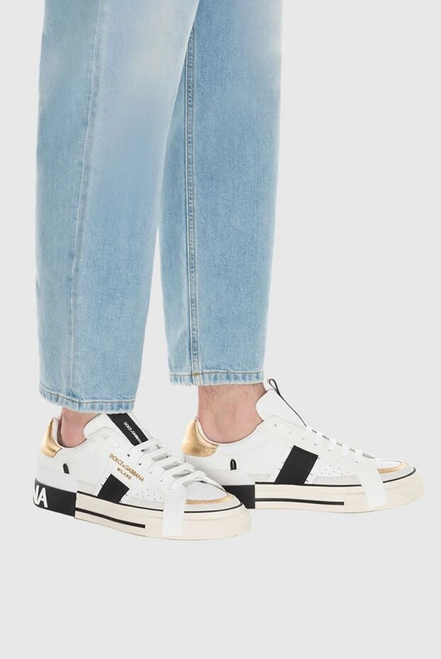 Dolce & Gabbana белые кожаные сникеры с золотистой вставкой и контрастными деталями
168082 - фото 2
