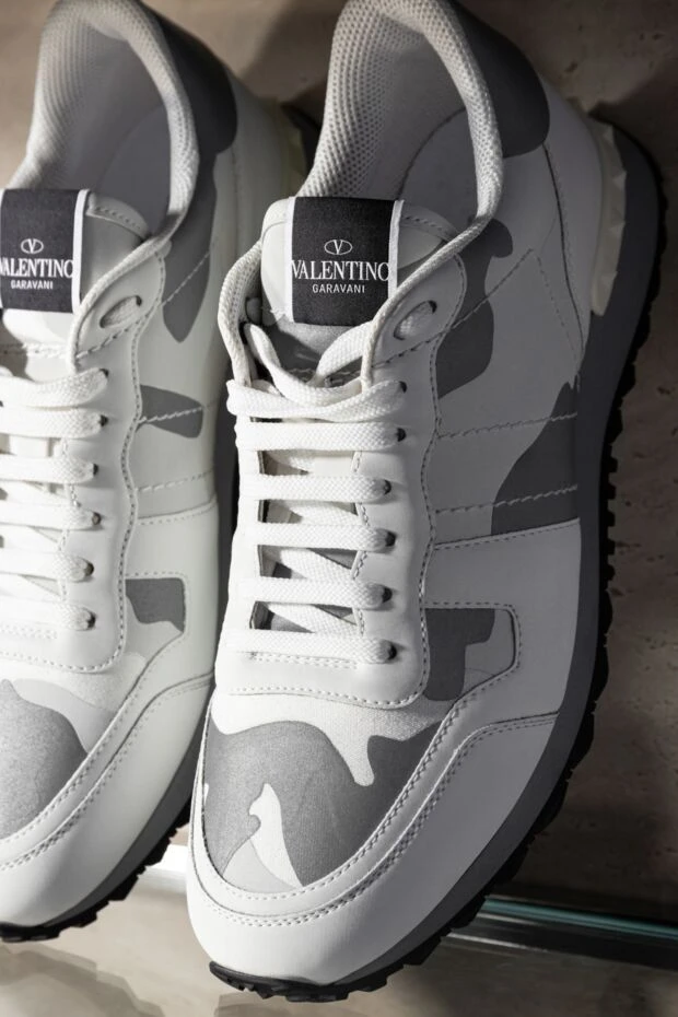 Valentino сұр камуфляжды және фирмалық резеңке табаны бар ақ кроссовкалар
168140 - фото 2