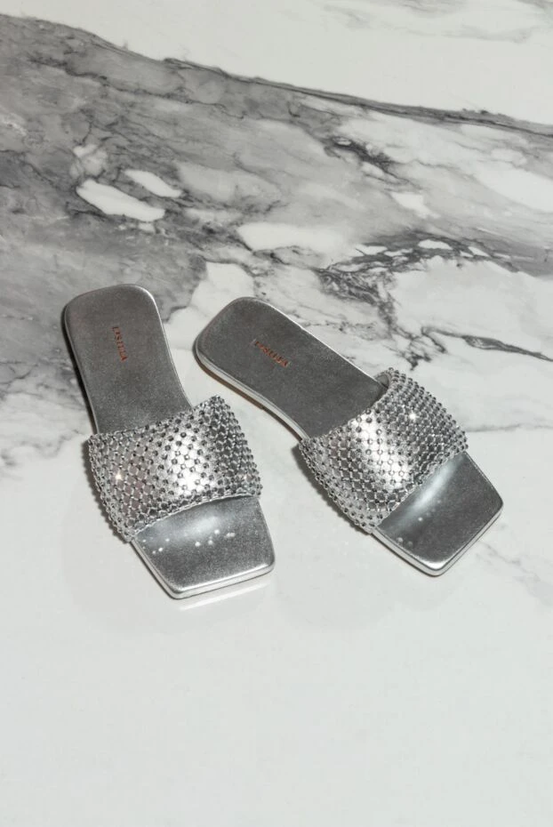 Тік бұрышты ұшы бар күміс түсті әйелдердің шкірядан жасалған шльопанкілері - фото 2