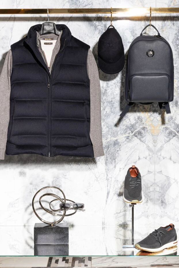 Классическая белая футболка мужская из натуральной ткани
- фото 2