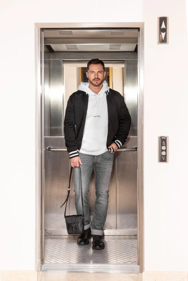 Saint Laurent белое худи из хлопка с логотипом и карманом кенгуру
 170568 - фото 2