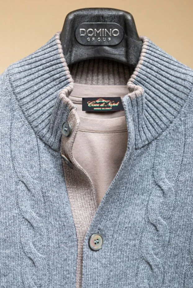 Nude T-shirt with round neck and elastic hem
- photo 2