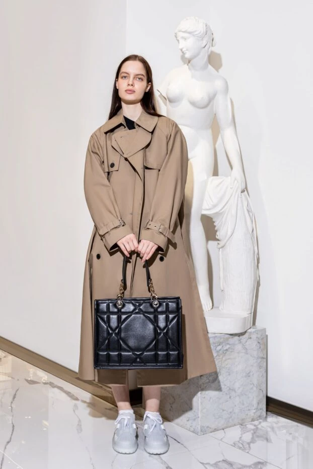 Текстуралы былғарыдан жасалған төртбұрышты қара әйелдер сөмкесі - фото 2