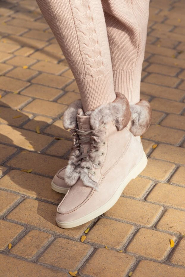 Santoni ботинки женские из нубука и меха бежевые 171456 - фото 2