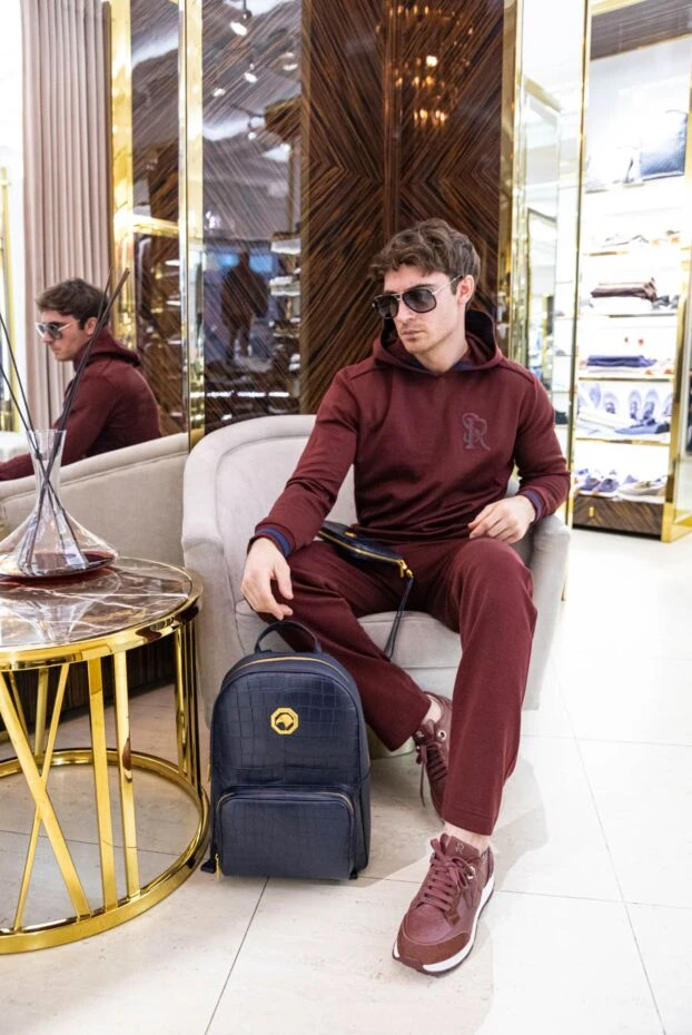 Спортивный костюм из хлопка бордовый с капюшоном
- фото 2