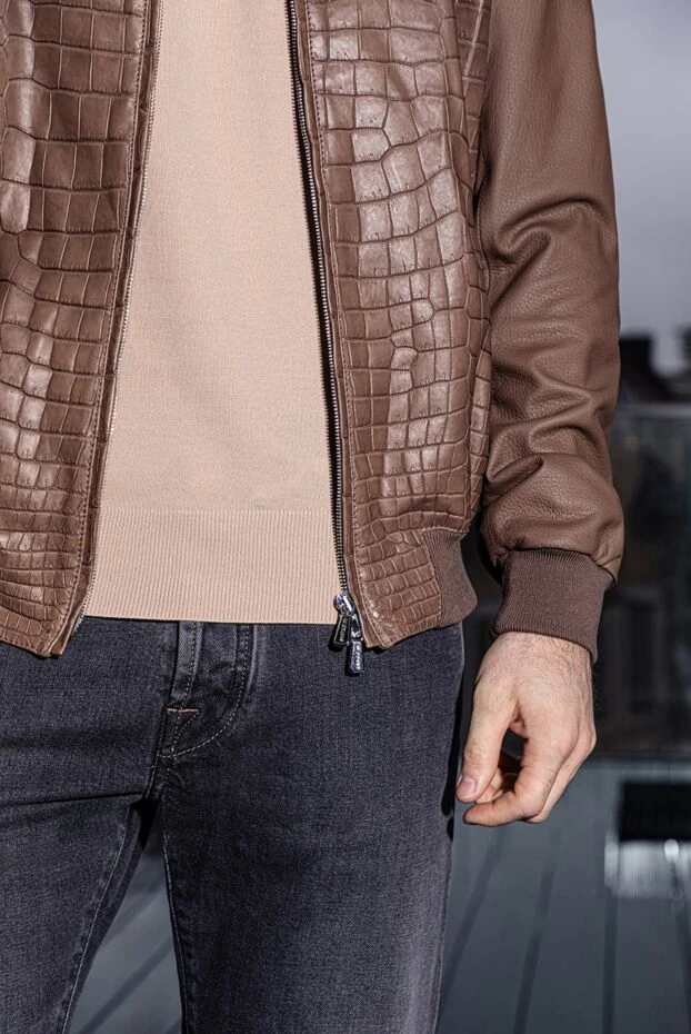 Enrico Mandelli куртка из кожи крокодила коричневая мужская 171771 - фото 2