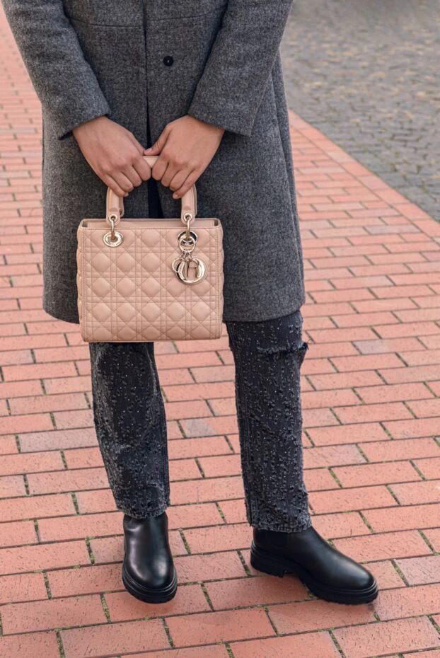 Jacob Cohen джинсы женские серые со стразами и прорехами 171936 - фото 2