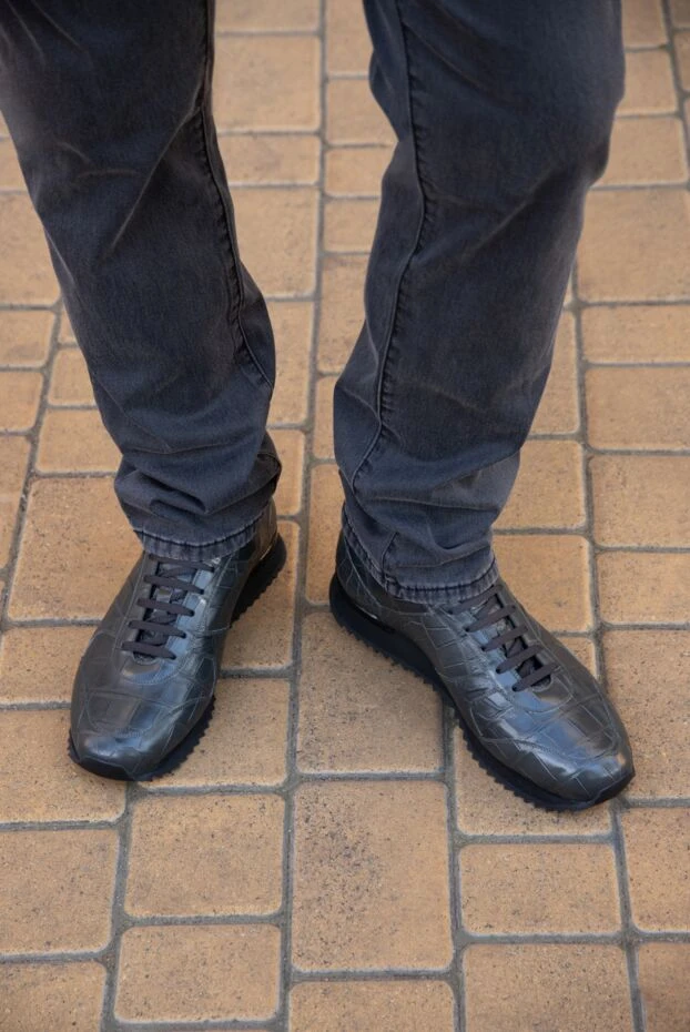 Кроссовки из кожи аллигатора серые мужские - фото 2