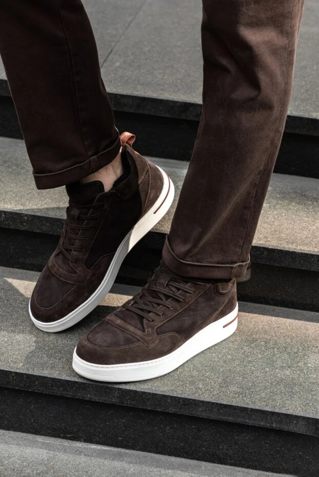 Loro Piana high top sneakers made of brown suede with fur and white sole
172191 - photo 2