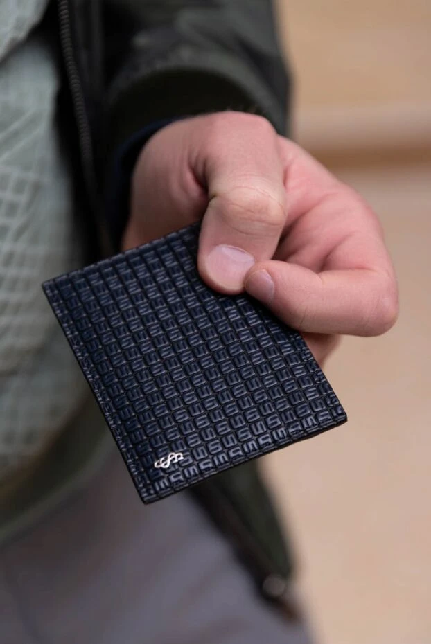 Glossy blue leather cardholder with embossed branding for men - photo 2